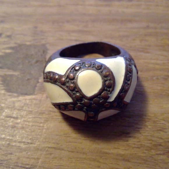 Brass colors metal and enamel ring - Picture 1 of 4